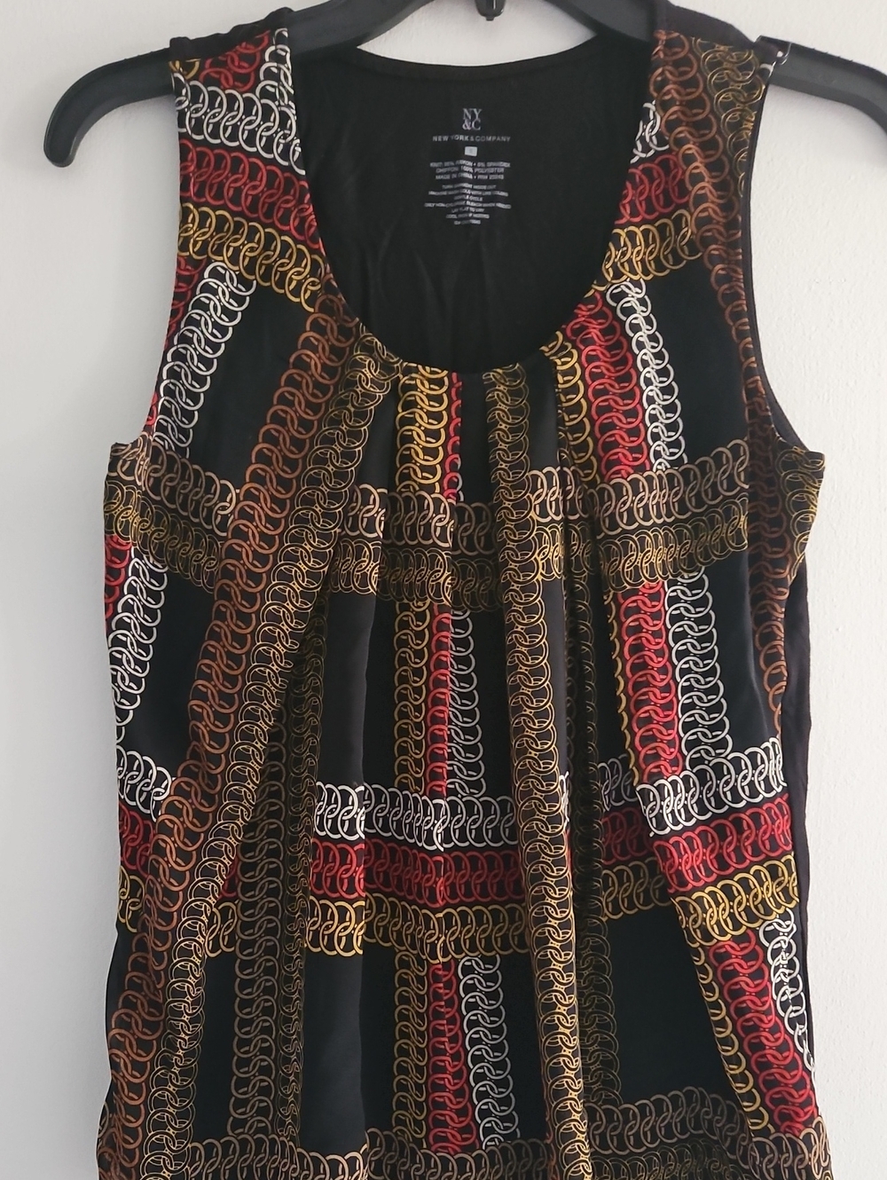New York & Company Black Sleeveless Tank with Multicolor Chain-Link Print